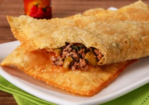 The Crispiest Pastel in Town
Flaky, deep-fried pastry with savory fillings — Rio’s ultimate street snack.