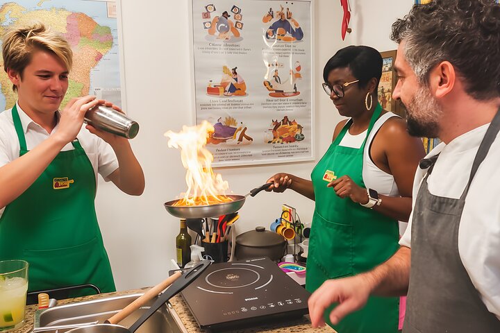 3h Cooking Class in Santiago with 8 Recipes & Bottomless Drinks — foto 2