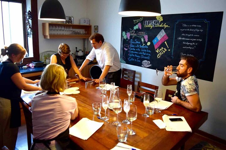 3h Tasting Session in Santiago with 33 Local Foods & Drinks — foto 3