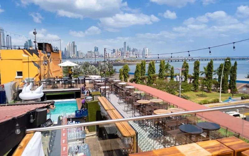Lazotea Restaurant & Rooftop