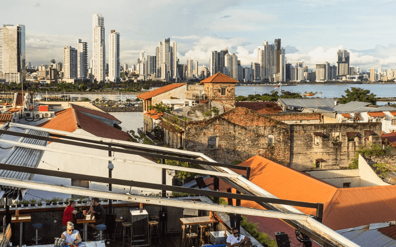 Tántalo Kitchen & Roofbar